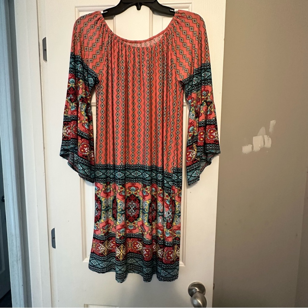 Win Win Pinwheel Sleeve Tunic Colorful Comfortable Beautiful Print Size SMALL